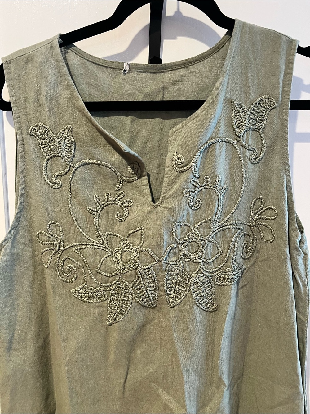 Sleeveless Embroidered Tunic Top - Sage Green - Picture 2 of 3